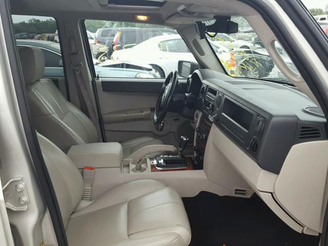 1J8HG58287C553014 - 2007 JEEP COMMANDER BEIGE photo 5
