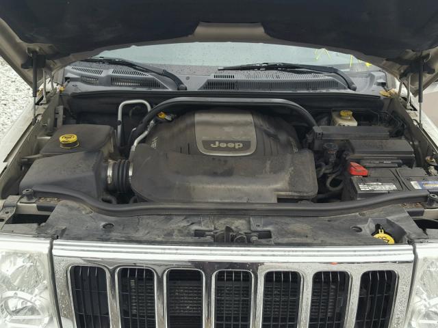 1J8HG58287C553014 - 2007 JEEP COMMANDER BEIGE photo 7