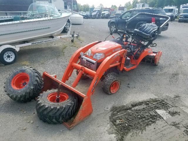 13029 - 2010 KUTA TRACTOR ORANGE photo 2