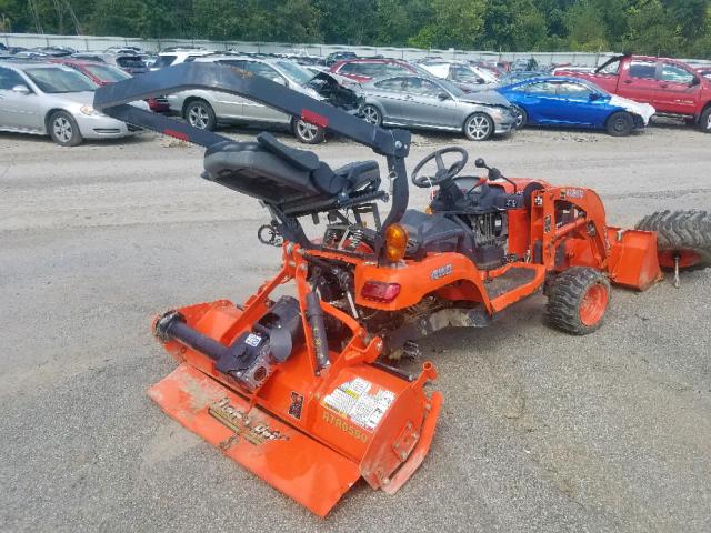 13029 - 2010 KUTA TRACTOR ORANGE photo 4