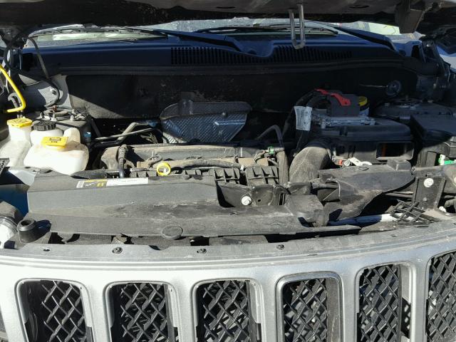 1C4NJCBAXHD187097 - 2017 JEEP COMPASS SP ვერცხლისფერი ფოტო 7