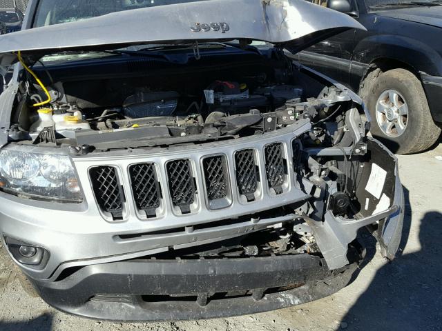 1C4NJCBAXHD187097 - 2017 JEEP COMPASS SP SILVER photo 9