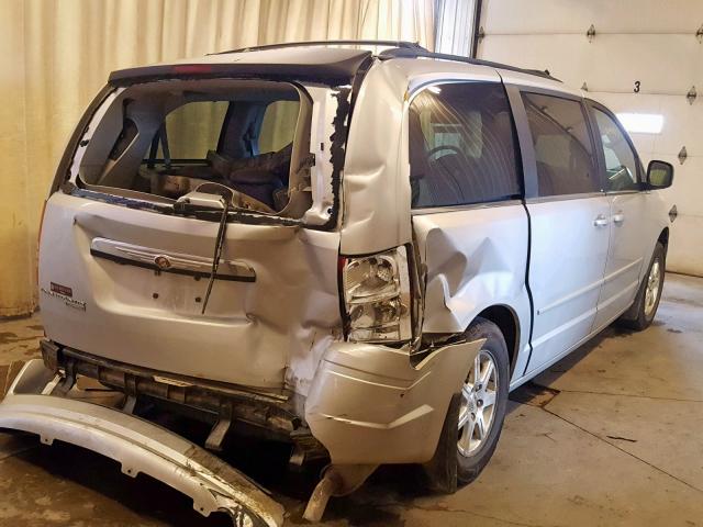 2A8HR54P88R114741 - 2008 CHRYSLER TOWN & COU SILVER photo 4