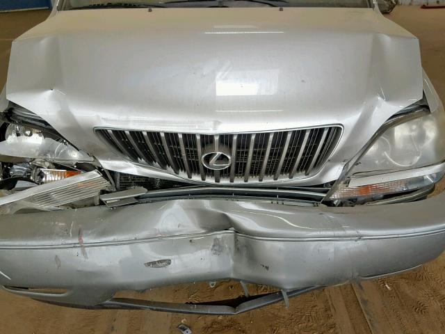 JT6HF10U8X0040936 - 1999 LEXUS RX 300 SILVER photo 7