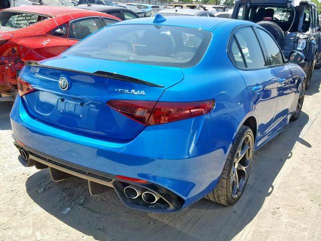 ZARFAEAV0J7576832 - 2018 ALFA ROMEO GIULIA QUA BLUE photo 4