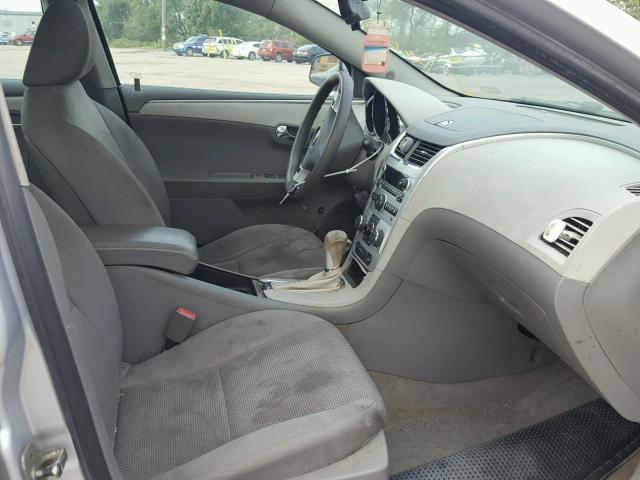 1G1ZC5E18BF249958 - 2011 CHEVROLET MALIBU 1LT 银色 照片 5