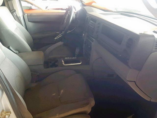 1J8HH48K46C340700 - 2006 JEEP COMMANDER ნაცრისფერი ფოტო 5