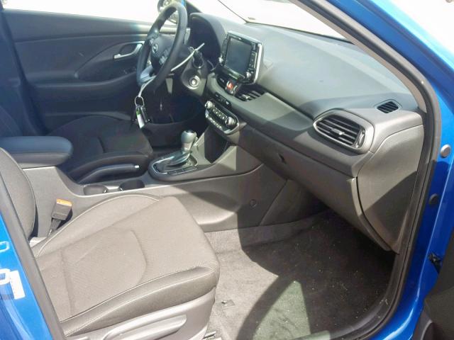 KMHH35LE6JU058246 - 2018 HYUNDAI ELANTRA GT BLUE photo 5