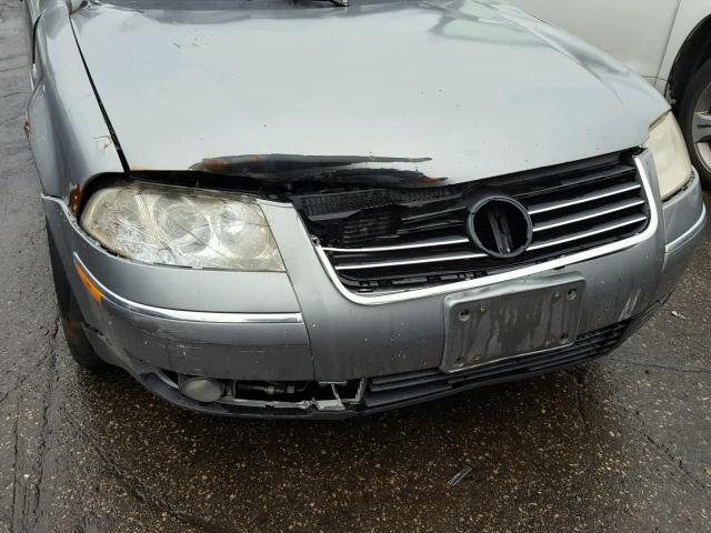 WVWTH63B22P355669 - 2002 VOLKSWAGEN PASSAT GLX GRAY photo 9