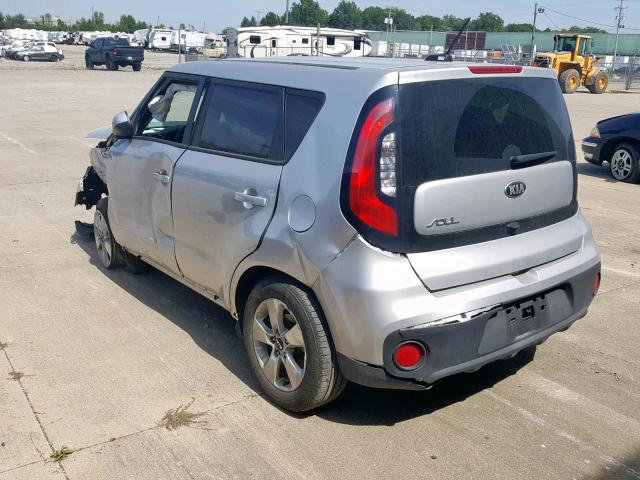 KNDJN2A25J7610941 - 2018 KIA SOUL SILVER photo 3