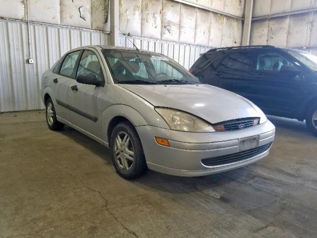 1FAFP33P9YW194879 - 2000 FORD FOCUS LX SILVER photo 1