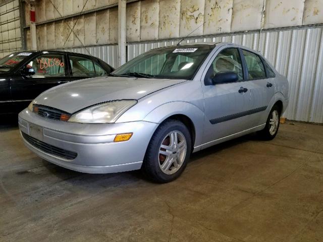 1FAFP33P9YW194879 - 2000 FORD FOCUS LX SILVER photo 2