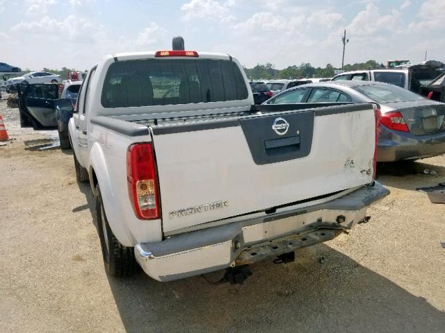 1N6AD07U97C454030 - 2007 NISSAN FRONTIER C WHITE photo 3