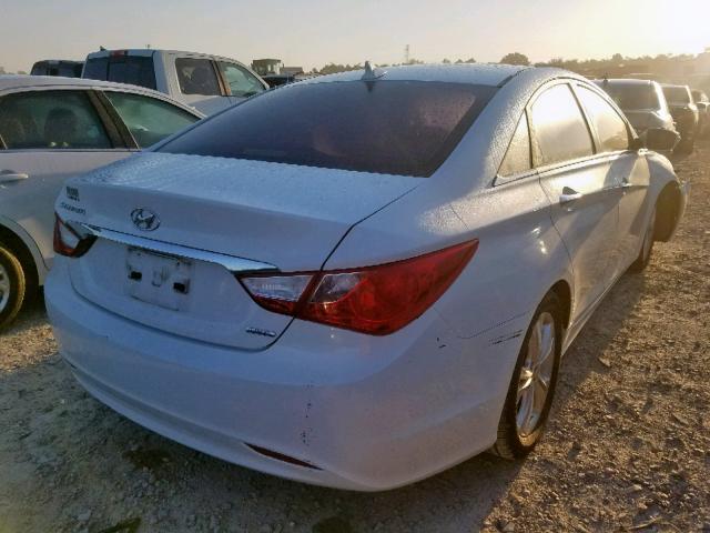 5NPEC4AC8BH257457 - 2011 HYUNDAI SONATA SE WHITE photo 4