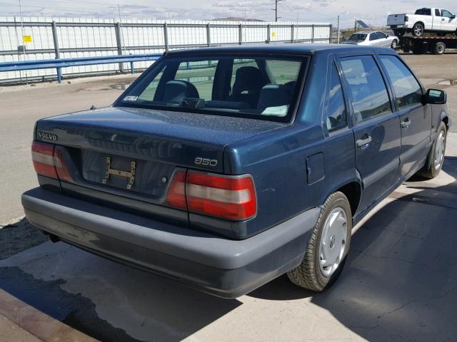 YV1LS5534S1247620 - 1995 VOLVO 850 BASE GREEN photo 4