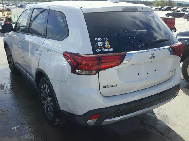 JA4AD3A35JZ001915 - 2018 MITSUBISHI OUTLANDER WHITE photo 3