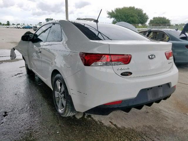 KNAFU6A21B5428695 - 2011 KIA FORTE EX WHITE photo 3