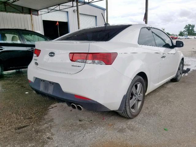 KNAFU6A21B5428695 - 2011 KIA FORTE EX WHITE photo 4