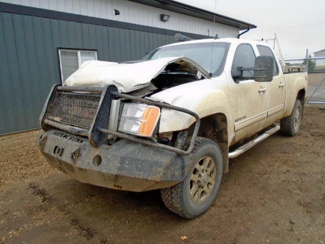 1GT424EG0DF167163 - 2013 GMC SIERRA K35 WHITE photo 9