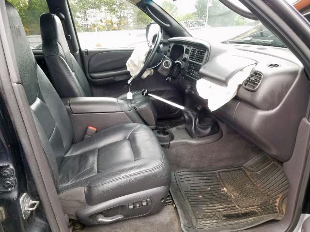 1B7GG2AN3YS598858 - 2000 DODGE DAKOTA QUA BLACK photo 5