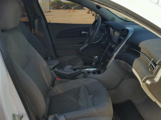 1G11B5SL3FF196923 - 2015 CHEVROLET MALIBU LS თეთრი ფოტო 5