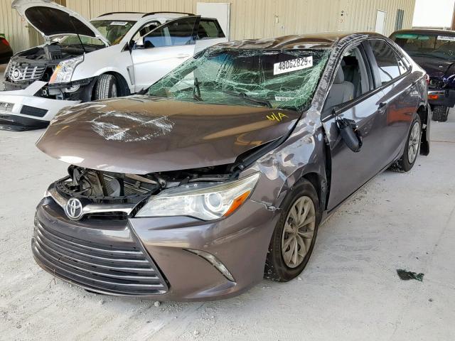 4T1BF1FK8FU001772 - 2015 TOYOTA CAMRY LE GRAY photo 2