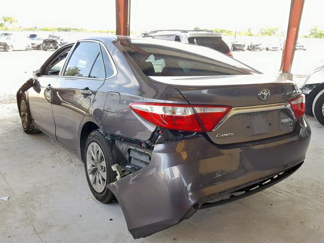 4T1BF1FK8FU001772 - 2015 TOYOTA CAMRY LE GRAY photo 3