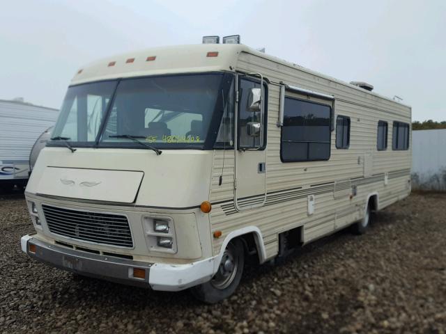 1GBKP37W5F3326565 - 1985 WINNEBAGO MOTORHOME CREAM photo 2