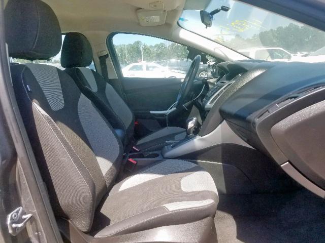 1FAHP3F21CL423140 - 2012 FORD FOCUS SE GRAY photo 5