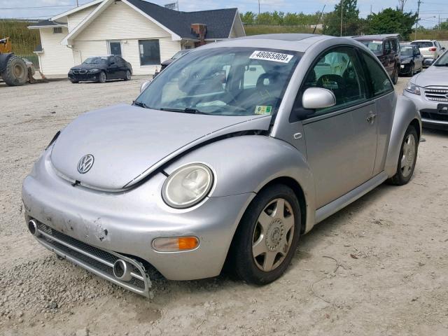 3VWDD21C5YM430655 - 2000 VOLKSWAGEN NEW BEETLE ვერცხლისფერი ფოტო 2