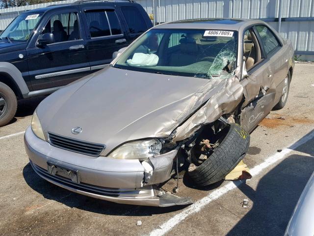 JT8BF28G8W0107518 - 1998 LEXUS ES 300 TAN photo 2