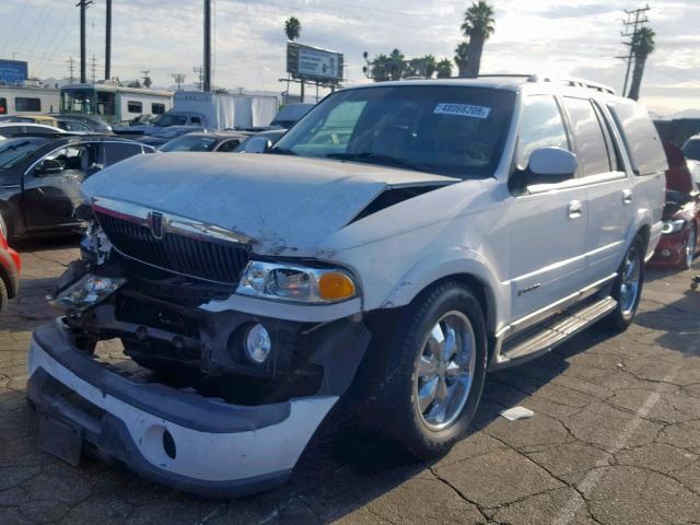 5LMEU27RX2LJ08405 - 2002 LINCOLN NAVIGATOR WHITE photo 2