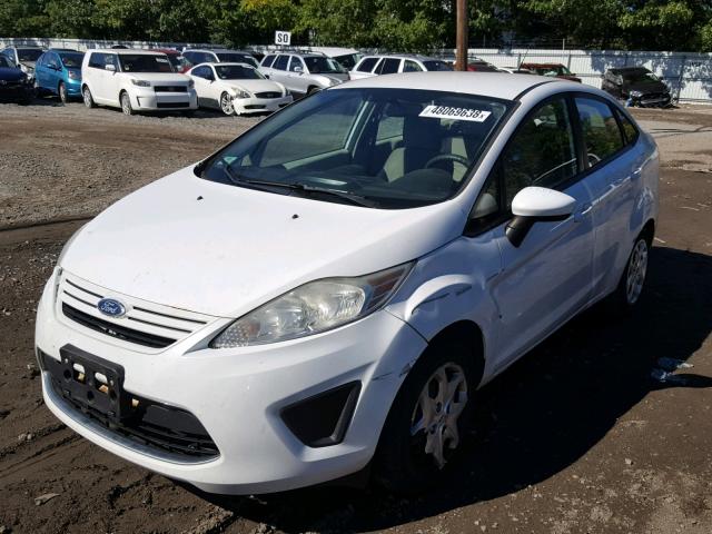 3FADP4AJ6BM146842 - 2011 FORD FIESTA S WHITE photo 2