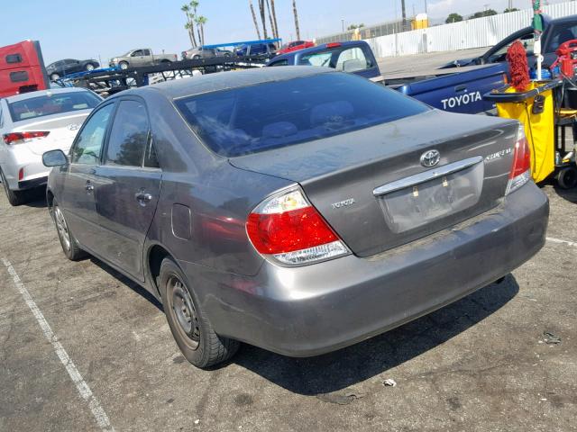 4T1BE30K25U639764 - 2005 TOYOTA CAMRY LE GRAY photo 3