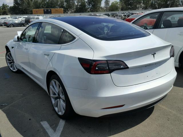 5YJ3E1EA6JF035960 - 2018 TESLA MODEL 3 WHITE photo 3