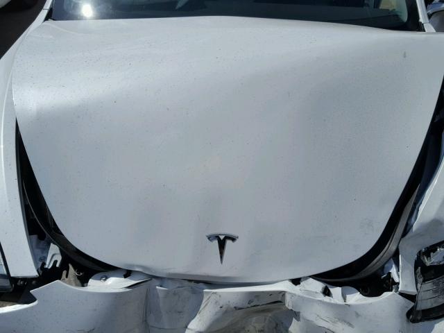 5YJ3E1EA6JF035960 - 2018 TESLA MODEL 3 WHITE photo 7