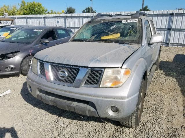 1N6AD07W15C417875 - 2005 NISSAN FRONTIER C SILVER photo 2