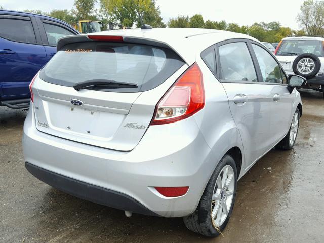 3FADP4EJXFM123595 - 2015 FORD FIESTA SE SILVER photo 4