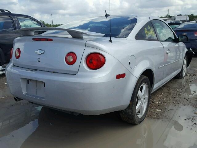 1G1AL18F487255725 - 2008 CHEVROLET COBALT LT SILVER photo 4