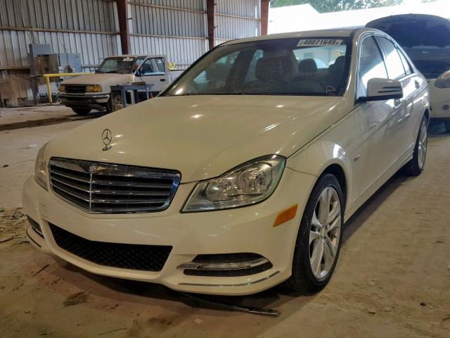 WDDGF4HB9CR197265 - 2012 MERCEDES-BENZ C 250 WHITE photo 2