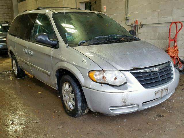 2A4GP44R96R724465 - 2006 CHRYSLER TOWN & COU SILVER photo 1