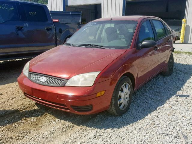 1FAFP34N75W227595 - 2005 FORD FOCUS ZX4 RED photo 2