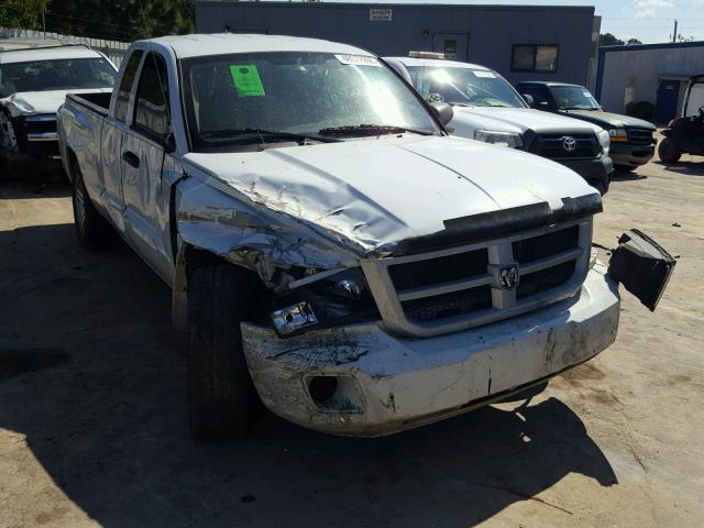 1D7HE32K08S602360 - 2008 DODGE DAKOTA SXT WHITE photo 1