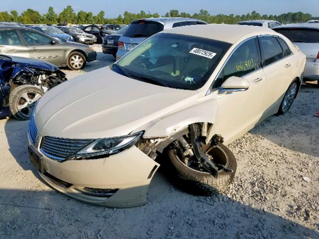 3LN6L2G92ER831729 - 2014 LINCOLN MKZ CREAM photo 2