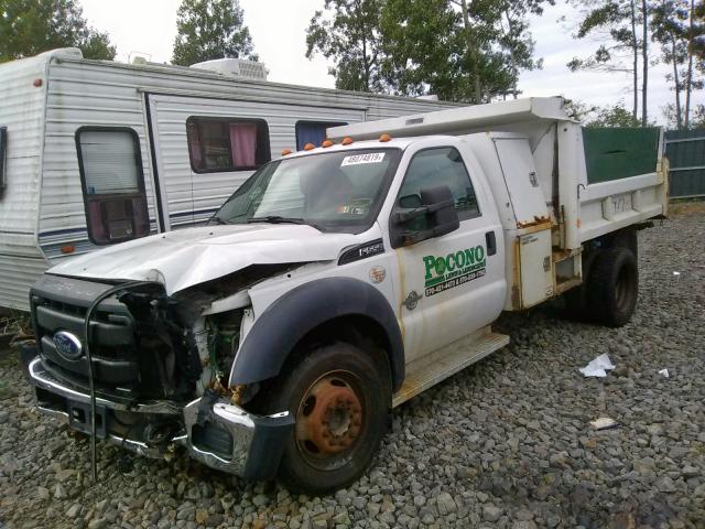 1FDUF5HT0BEA92062 - 2011 FORD F550 SUPER WHITE photo 2