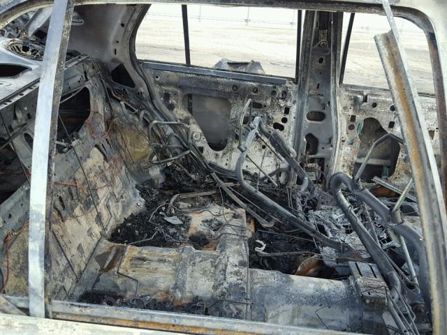 2FABP7BV7AX117783 - 2010 FORD CROWN VICT BURN photo 6