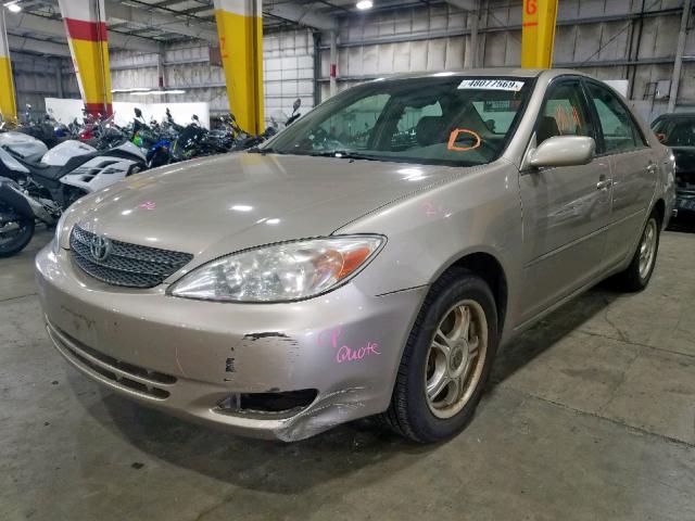 JTDBE32K520042225 - 2002 TOYOTA CAMRY LE TAN photo 2