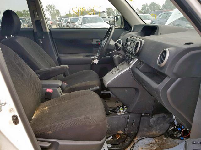 JTLZE4FE3A1106929 - 2010 TOYOTA SCION XB 白色 照片 5