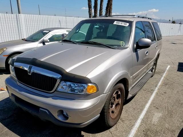 5LMEU27A2YLJ42955 - 2000 LINCOLN NAVIGATOR TAN photo 2