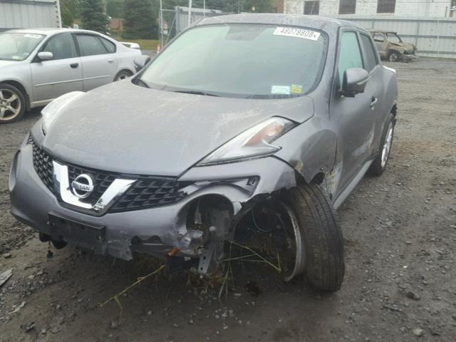 JN8AF5MV6GT654309 - 2016 NISSAN JUKE S GRAY photo 2